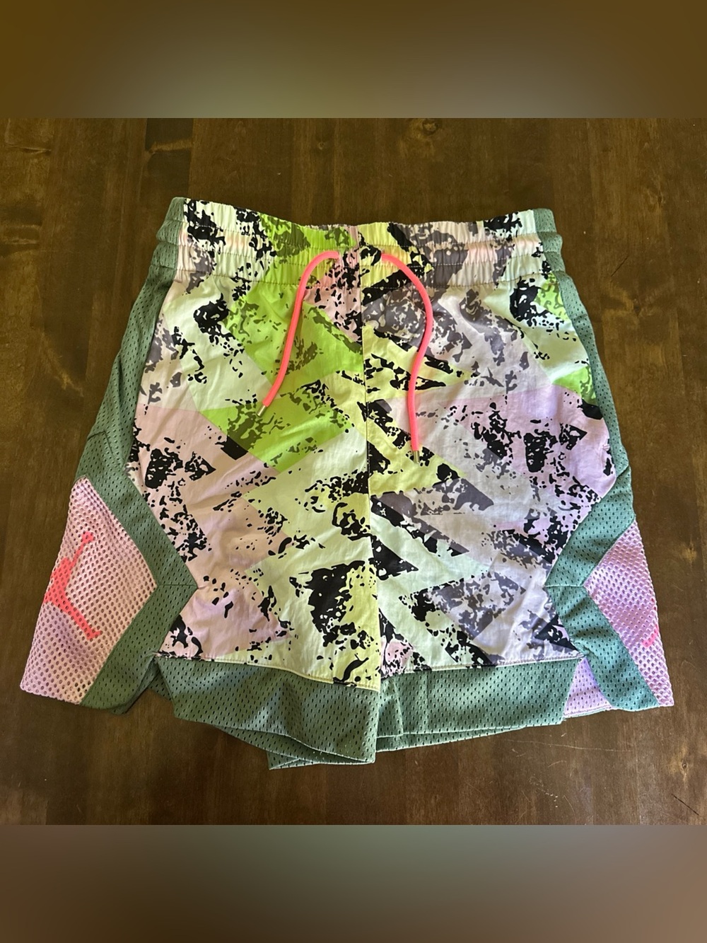 Nike Air Jordan Shorts Diamond Womens XS Mesh Basketball DNA Heatwave Print